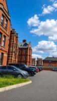 2BR Cosy Wallasey Stay Near Liverpool WiFi Parking - Chambres d'hôtes Wallasey