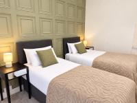 Nest House Crewe 4 Bedrooms Sleeps 7 - B&B Crewe