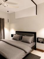 Celeste Boutique Rooms - 3 Mins from LUMS DHA Phase 5 - Chambres d'hôtes Lahore