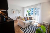 Urban Smart Living with balcony near Basel SBB & City Center - Special TRIO PICASSO 32 Apartment, up to 4 guests - B&B Basel
