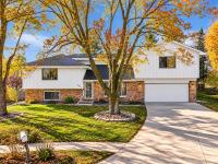Parkside Getaway- Spacious Six Bedroom Home for Families & Friends - B&B Ames