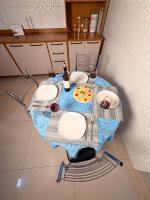 Rosi Hospedagens - 15 min da 44 - Apto 2 qtos - 10 hospedes - Garagem - B&B Goiânia