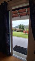 Countryside Room with Hiking trails near by - B&B Camacha