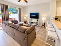 Your Cozy 3 BD Home w Private Hot Tub - B&B Kissimmee