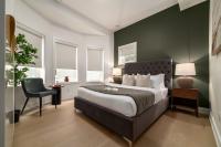 Modern 2BR apartment with free parking sleeps 5 - Chambres d'hôtes Toronto