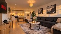 London 1BR Apt - Sleeps 6 - Free Parking - B&B London