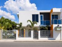Premium 2BR 2BA Beachfront Terrace AC Parking WiFi - Bed and Breakfast San Pedro de Macorís