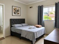 Ideal para Oktoberfest, com suíte, garagem coberta, ótima localização ap 102 - Bed and Breakfast Blumenau