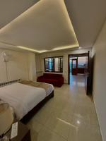 RockCliff Resort - 2 Bedroom Chalet Apartment - Kashmir Point Murree - B&B Murree