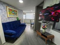 Apartamento Portal el Dorado, a solo 5 min del aeropuerto, frente al CC Nuestro Bogota - B&B Bogotá