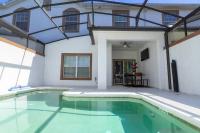 4BR Pool Home Near Disney at Storey Lake - B&B Kissimmee