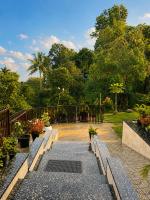 Brookside Munnar, Couples & Family Only by Munnarism - B&B Anaikal
