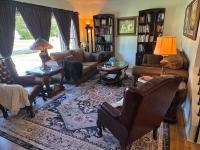 Caulembrast Hollow 3BR House with 1 Full 1 Half Bathroom - Bed and Breakfast South Euclid