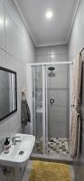 Quiet garden studio ideal for business, travel, private and work ready - B&B Richards Bay