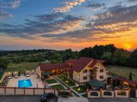 Pensiunea Adrian - Chambres d'hôtes Novaci