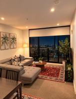 Cosy 2BR with City Views, Parking and a dedicated workspace - B&B Sydney