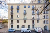 L'Essenziale Fronte Mura, Luxury stay in Lucca city center with private parking - B&B Lucca