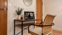 Near Tower Bridge - Stylish 1BR Flat - Parking - Sleeps 6 - B&B London