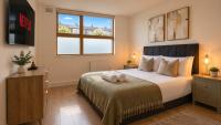 Near Tower Bridge - Stylish 1BR Flat - Parking - Sleeps 6 - B&B London