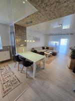 Zentrumsnahe 2-Zimmer FeWO mit Balkon, Tiefgarage, Nahe ÖPNV für 4 Personen - Ferienwohnung Fürth