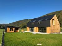 SPAnie w Modrzewiowej Stodole apartamenty - Chambres d'hôtes Krośnica