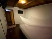 HIDDEN HOUSE PARTY HOSTEl - Chambres d'hôtes Montañita