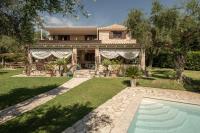 Villa Lalla with Private Pool, Sea View & Spacious Garden - B&B Lithakia