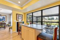 Stunning Home w Heated Saltwater Pool & Pond View - Bed and Breakfast Tampa