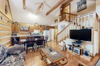 Casual Cabin Sleeps 6 Hot Tub Grill Fireplace - B&B Pigeon Forge