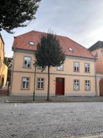Stadtwohnung direkt im Zentrum - B&B Neustrelitz