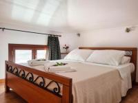 Villa Kostoula - B&B Karavomylos