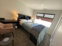 Kendal Ave 2BR Home 6 min to Airport - B&B Christchurch