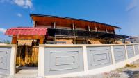 Raka Booming Homestay - B&B Sengkol