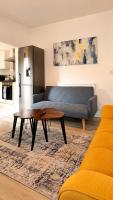 Your Holidays Friendly Spot- Sleeps 8-For Contractors, Families & Students - Smart TV & WiFi - Near Eco-Power Stadium & Station - B&B Doncaster
