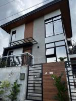 ZMZ Silang Stylish 2BR Loft with Rooftop Deck near Tagaytay - B&B Silang