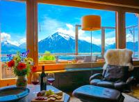 Lake Thun Alps Scenic Views and Concierge by SwissHut - B&B Sigriswil
