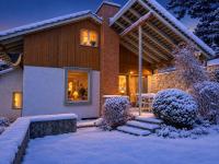 Lake Thun Alps Scenic Views and Concierge by SwissHut - B&B Sigriswil