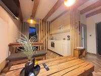 CLAY & WOOD Apartment in the historic centre - Ferienwohnung Suchan