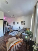 Modern 2BD Apartment with Free Parking and Fast Wi Fi - Ferienwohnung Southampton