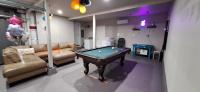 Cozy Private Home with pool table and fenced yard - B&B Beaverton