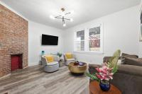 Spacious & Clean 3BR 2 Balconies Parking - B&B Pittsburgh