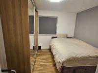 8 Knowless Close - Chambres d'hôtes Yiewsley