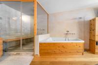 Chic Wellness Apartment and Balcony - Chambres d'hôtes Maloja