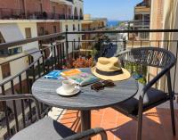 Elegant & Modern 4Bedroom Home in Central Sorrento - Chambres d'hôtes Sorrente