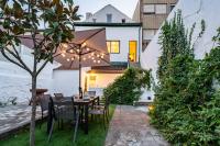 House, Garden & Terrace-4BR-8 minutes the Beach - Chambres d'hôtes Matosinhos