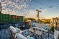 Brand New City Views Karaoke Room Near Downtown - B&B Nashville