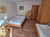 Dreibettzimmer mit Balkon