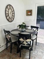 Jersey home, close to New York City fun! - Chambres d'hôtes Englewood