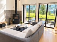 Kinagashi Happo Chalet West - B&B Hakuba