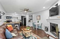 Shared Hot Tub & Pool Grill River Access - B&B New Braunfels